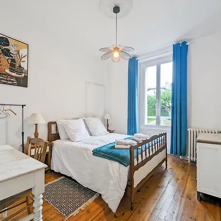 Maison Des Annees 30 - - 4 Personnes Vic-sur-Cère