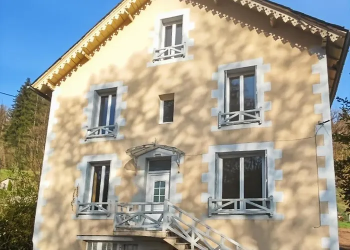 Maison Des Années 30 - - 4 Personnes Vic-sur-Cère